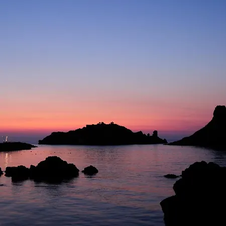 Oasis Alojamento de Acomodação e Pequeno-almoço Aci Castello