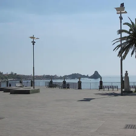 Oasis Aci Castello
